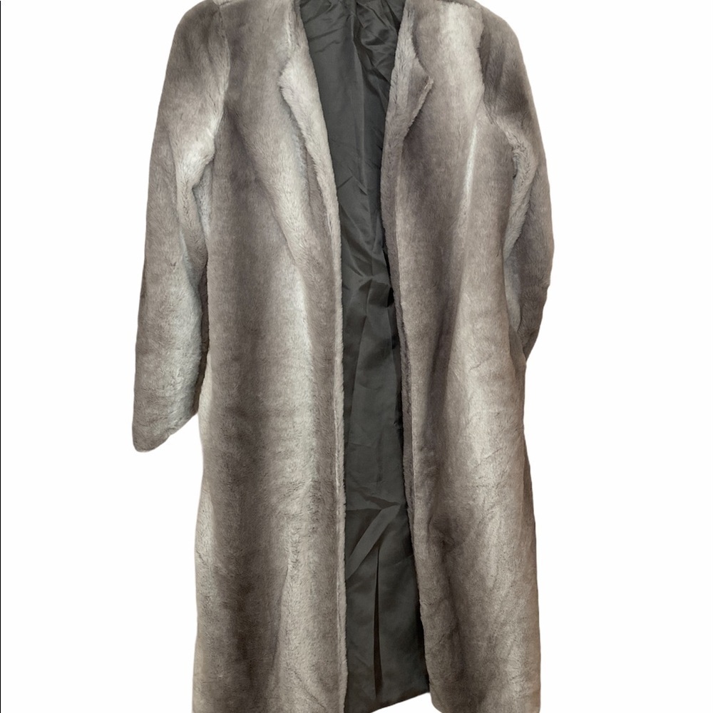 Gray Faux Fur Coat🔥Only 1 Med Left🔥 - Picture 3 of 3